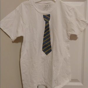 Kids Fruit of the The Loom Short Sleeve Tie Shirt.